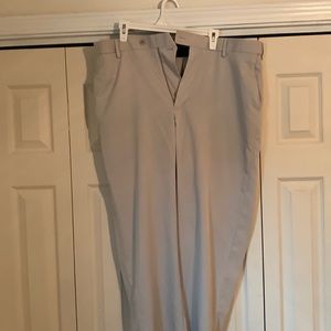 Saddlebred khaki pants with stretchy waist W38L32